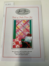 Field of Frills Décor Set Pattern