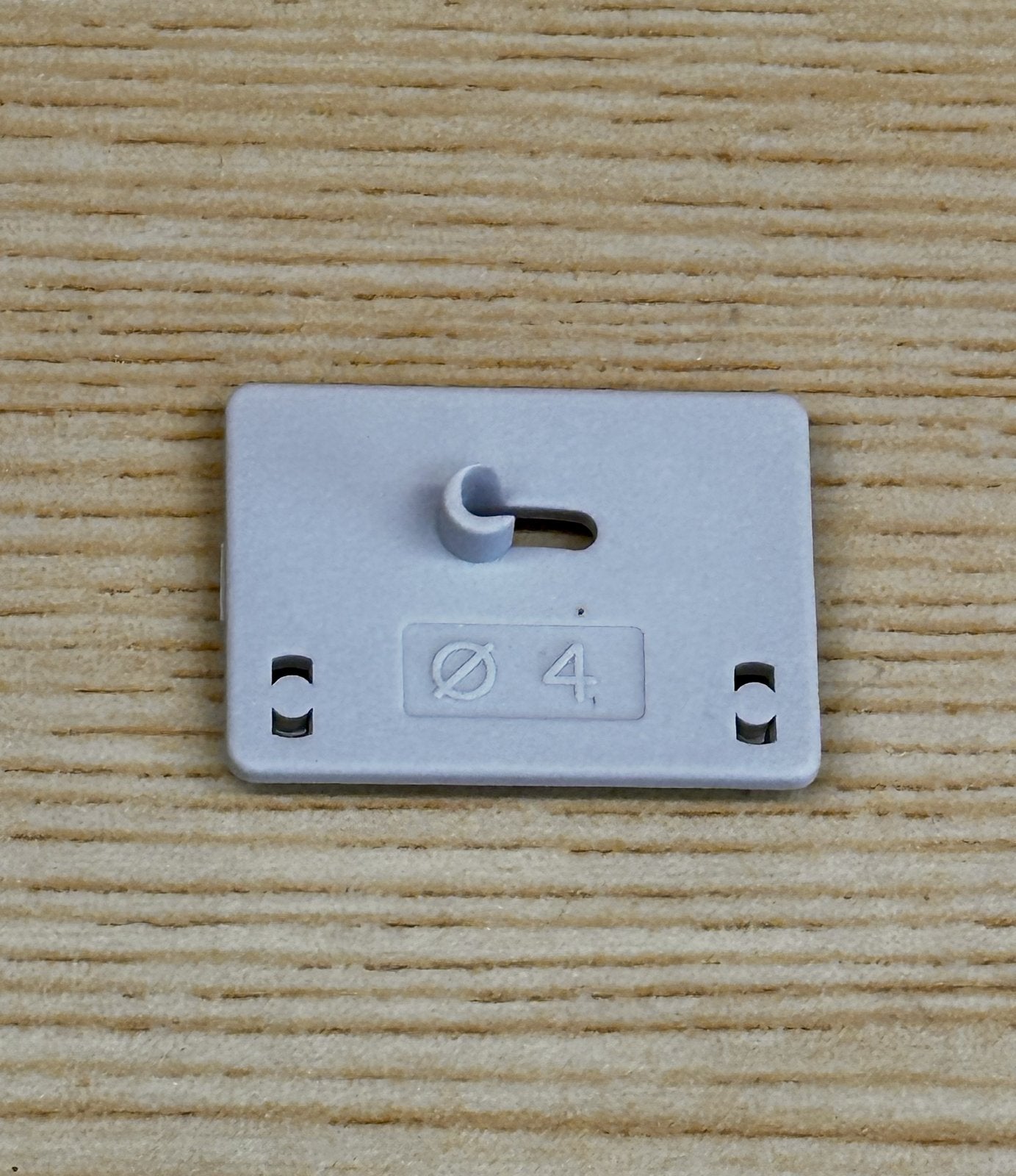 Husqvarna Viking Eyelet Plate 4 mm. 412 39 40-45