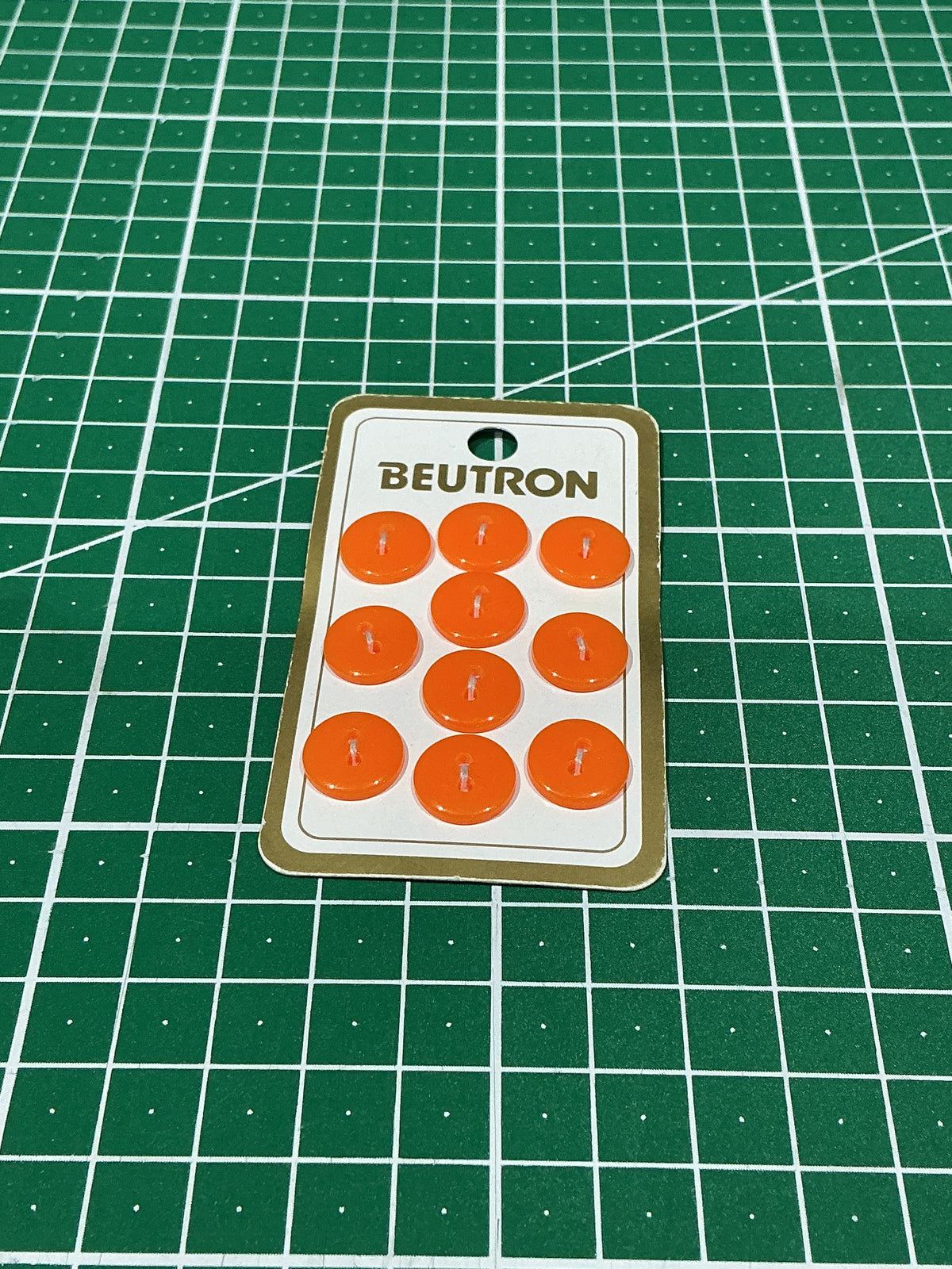 Beutron Vintage Buttons