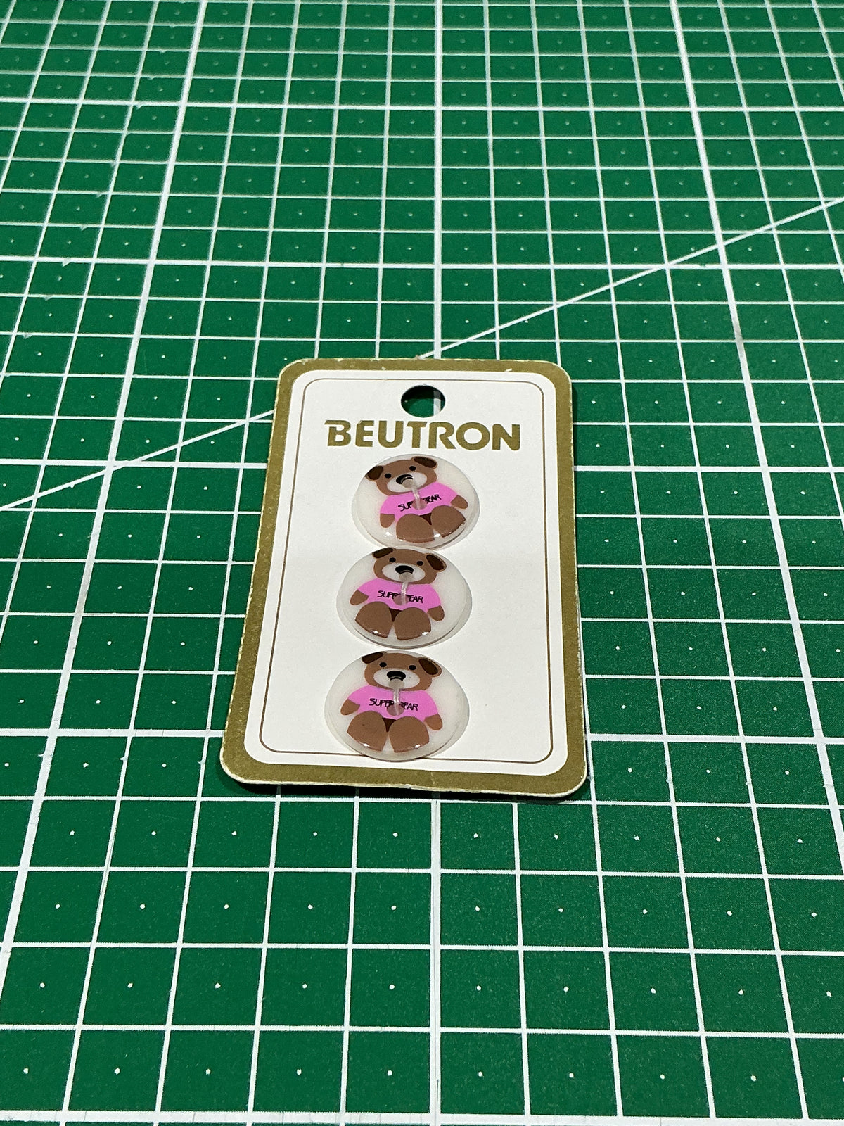 Beutron Vintage Buttons