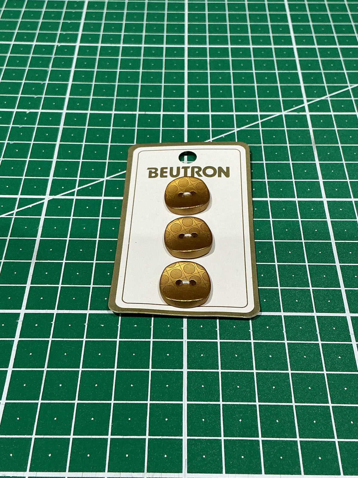 Beutron Vintage Buttons