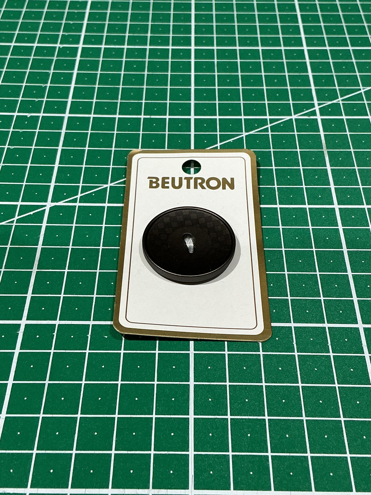 Beutron Vintage Buttons