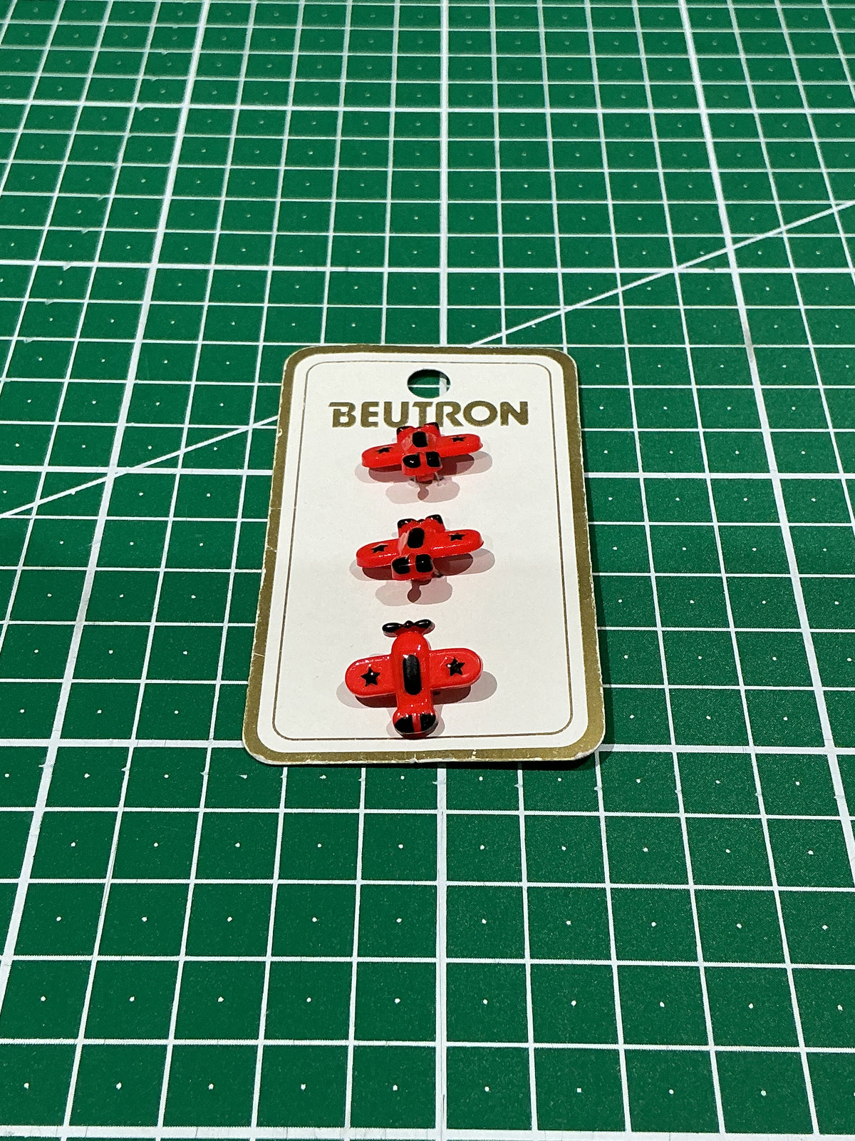 Beutron Vintage Buttons