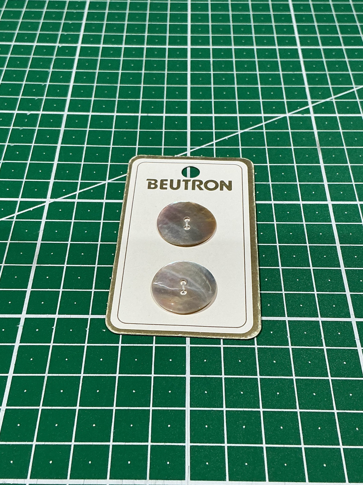 Beutron Vintage Buttons