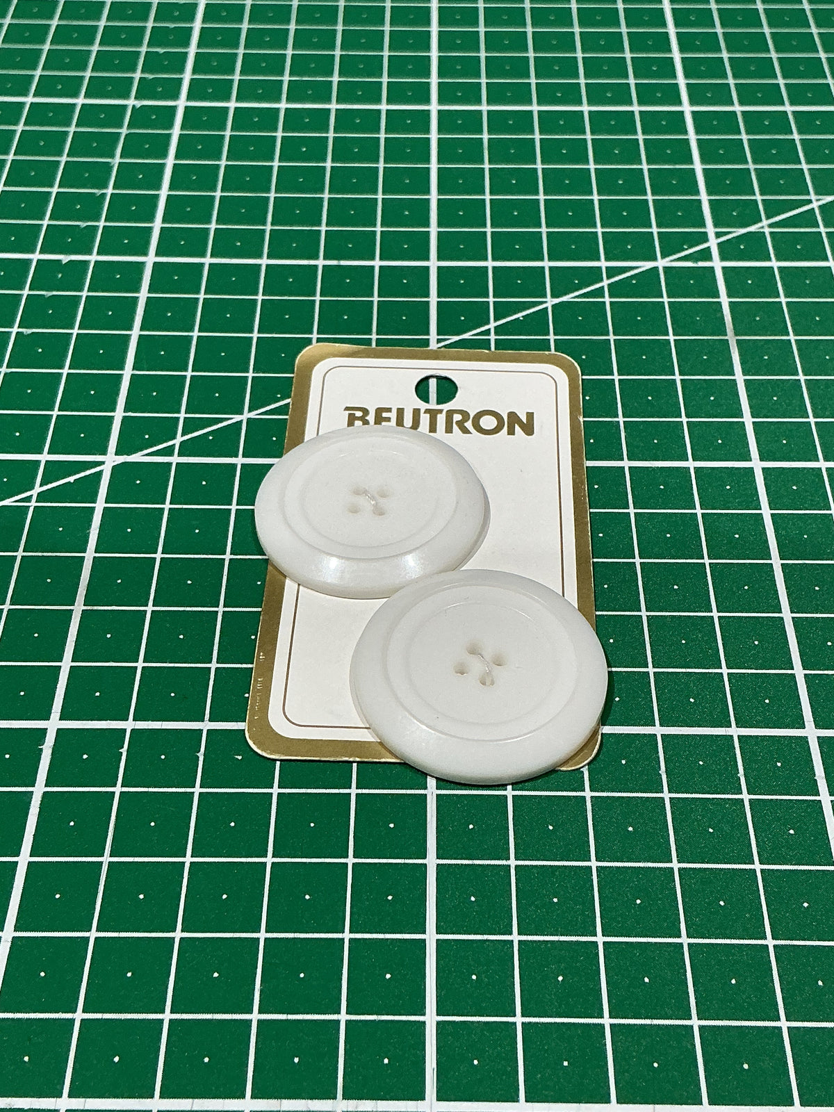 Beutron Vintage Buttons