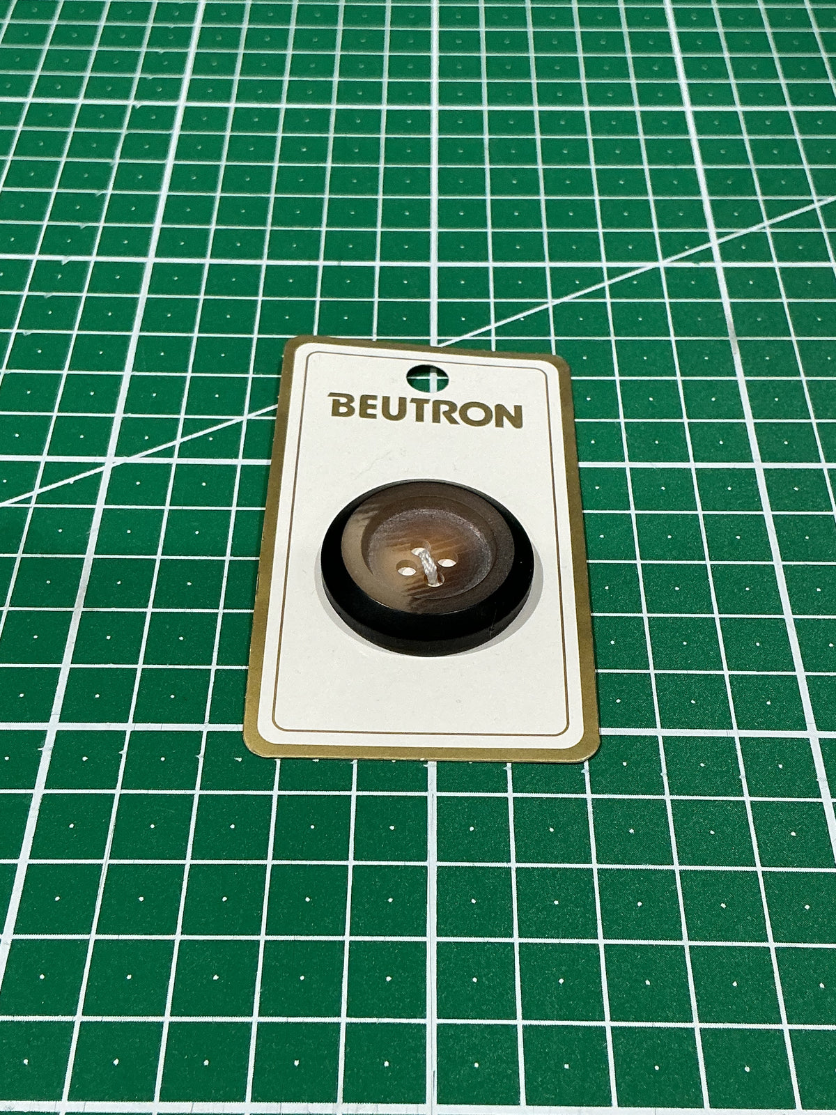 Beutron Vintage Buttons