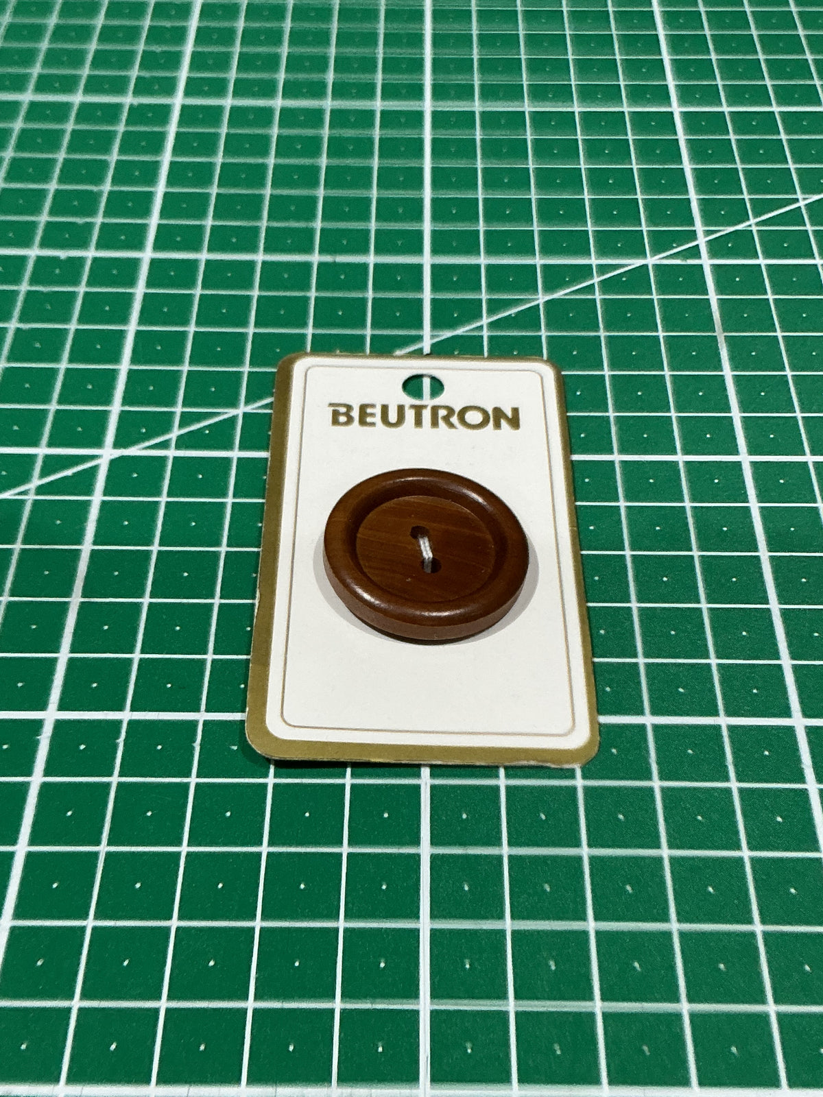 Beutron Vintage Buttons