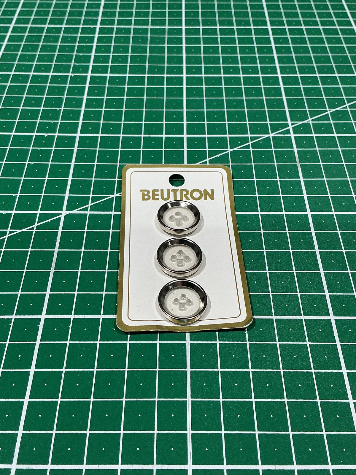 Beutron Vintage Buttons
