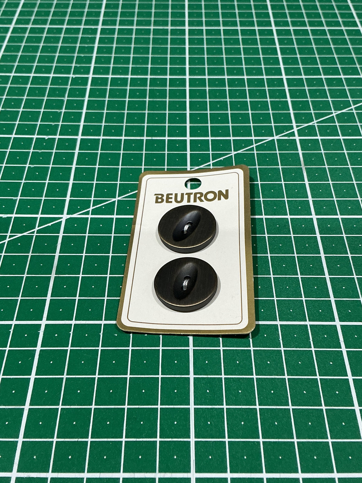Beutron Vintage Buttons