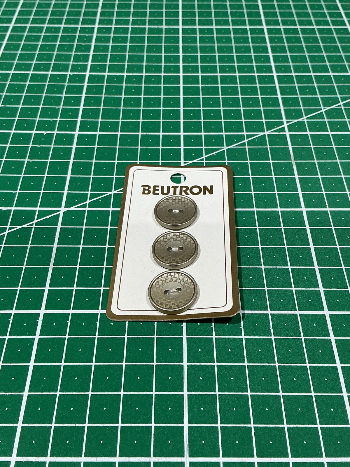 Beutron Vintage Buttons