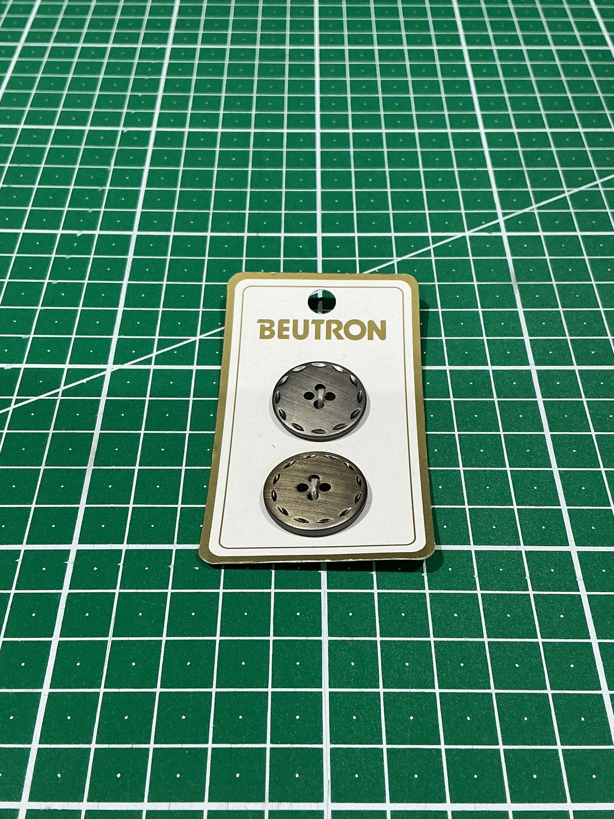 Beutron Vintage Buttons