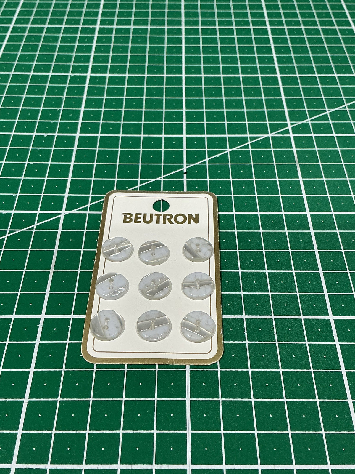 Beutron Vintage Buttons