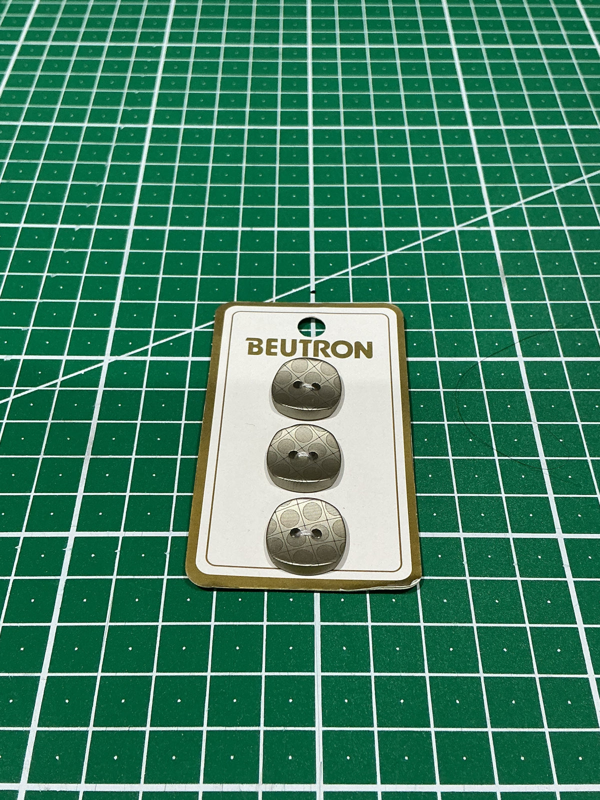 Beutron Vintage Buttons