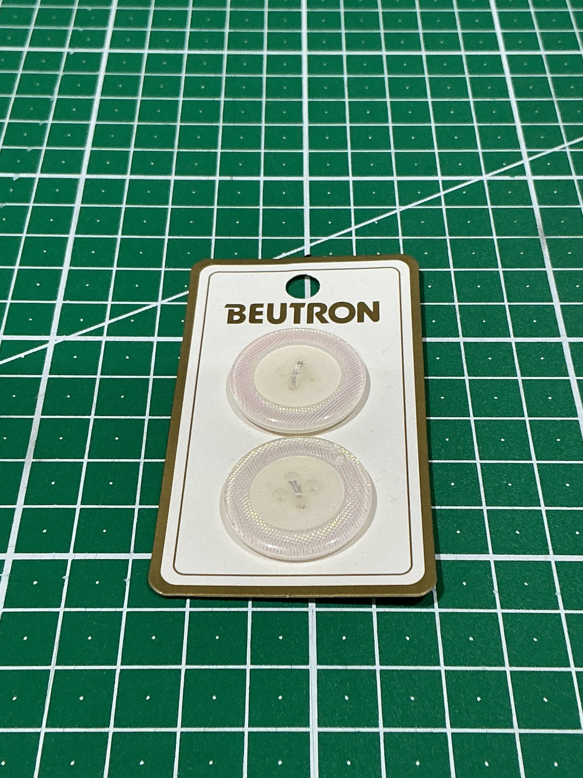 Beutron Vintage Buttons