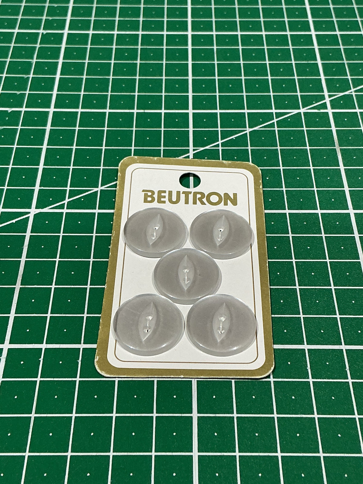 Beutron Vintage Buttons
