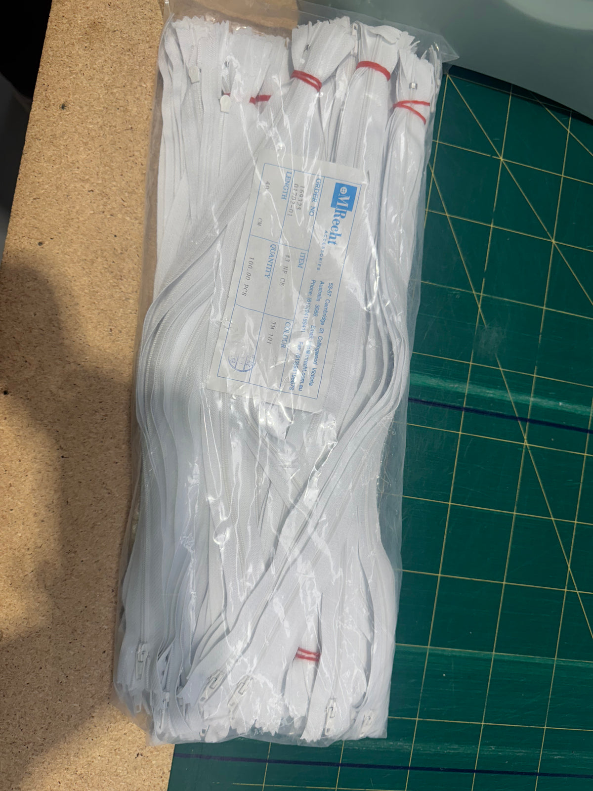 Zip White 40 cm