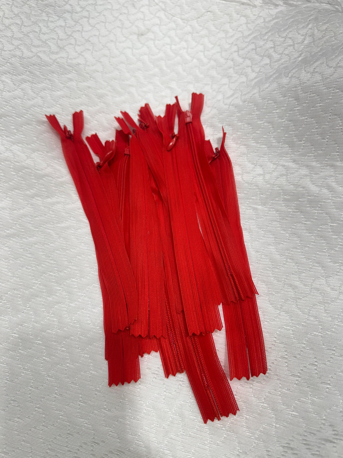 Zip Red 18 cm