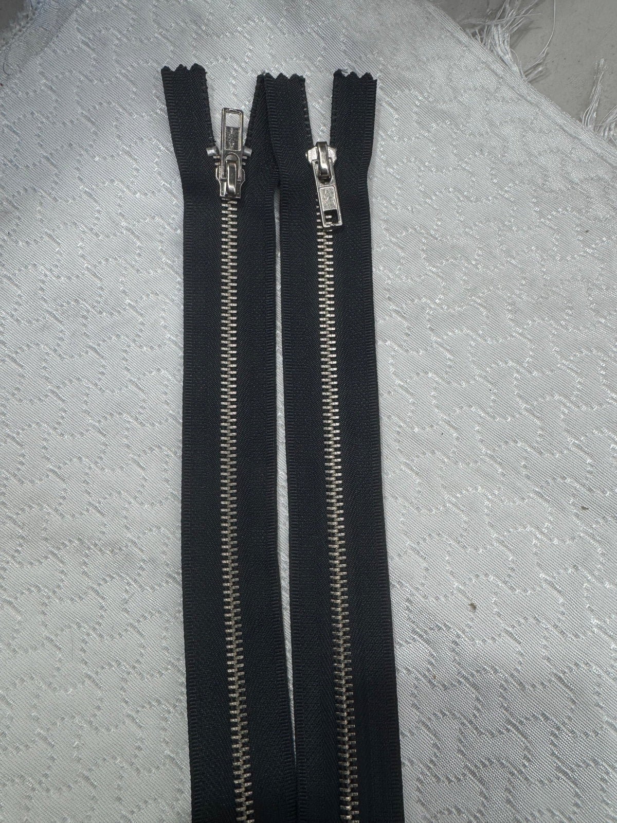 Zip Metal Dark Grey 55 cm