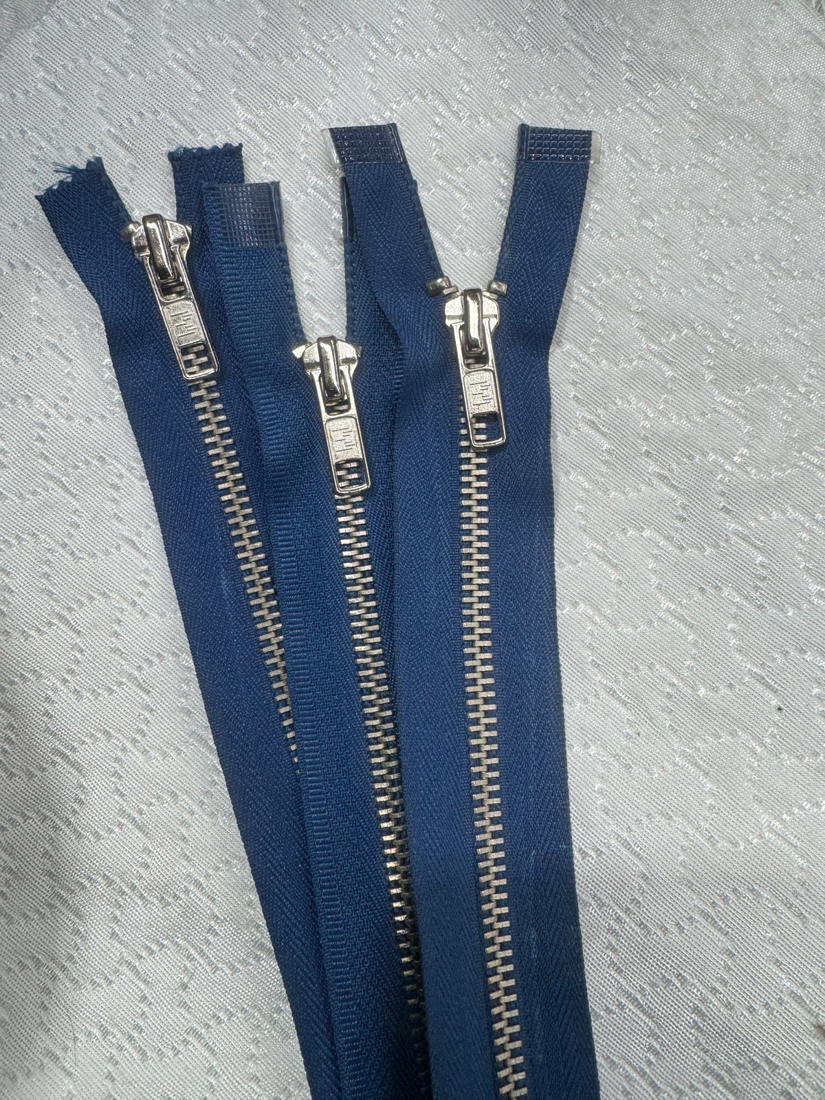 Zip Metal Dark Blue 55 cm