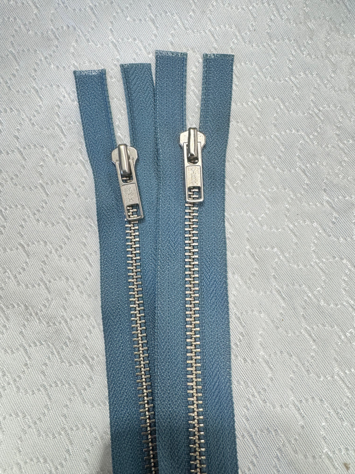 Zip Metal Steel Blue 40 cm