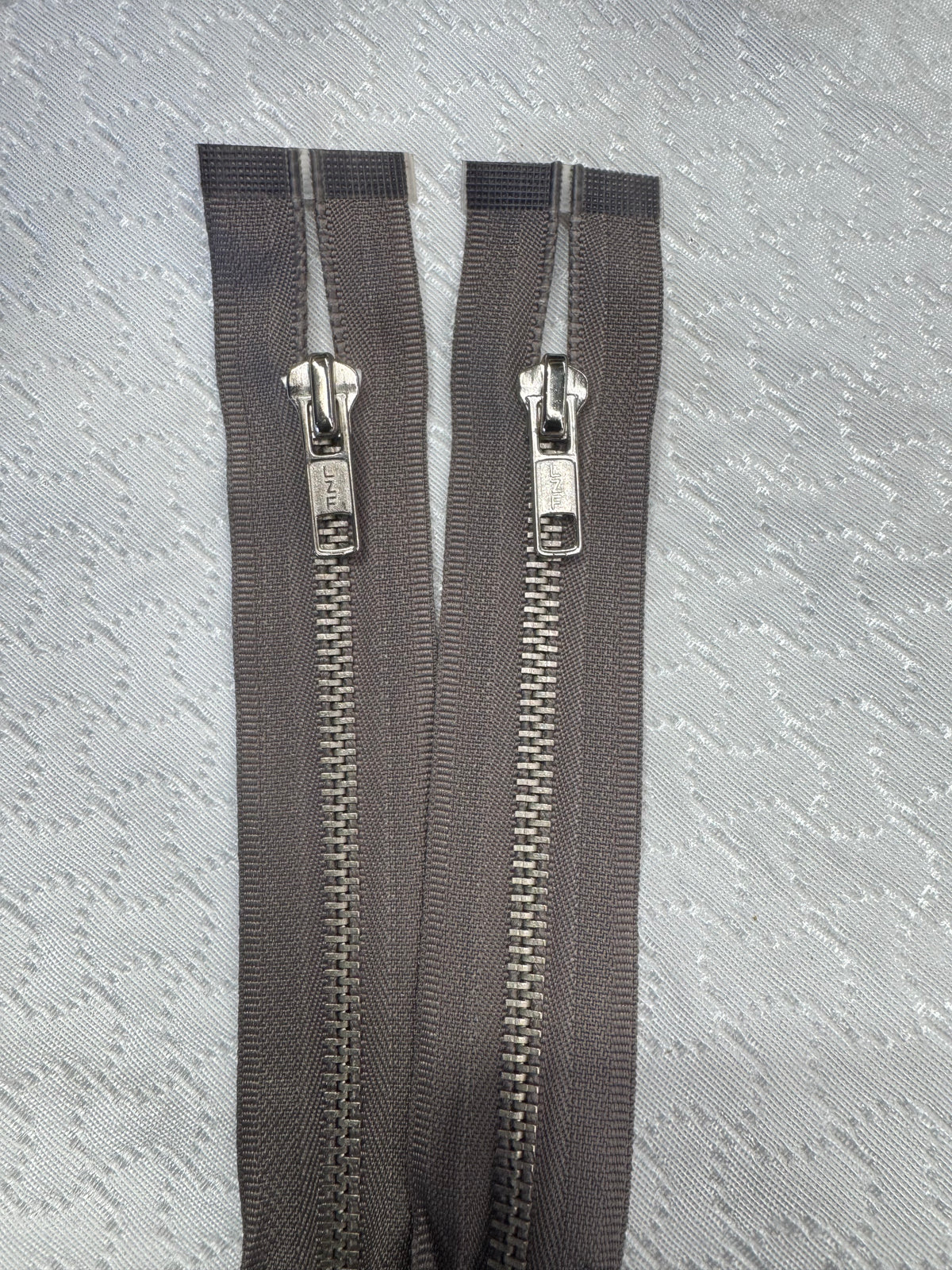 Zip Metal Light Brown 32 cm