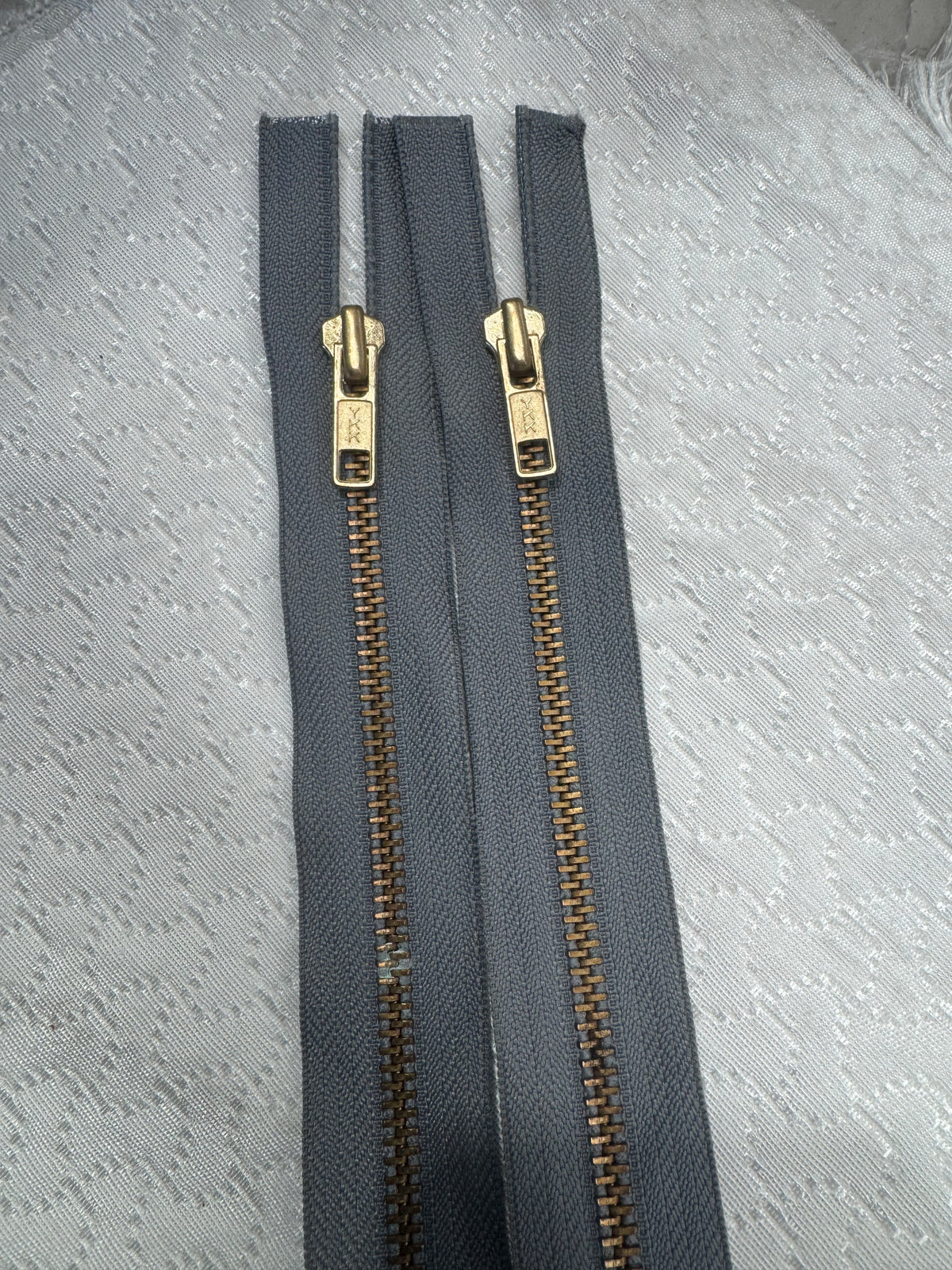 Zip Metal Light Grey 50 cm