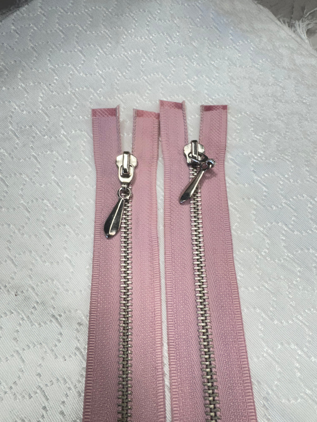Zip Metal Pink 65 cm
