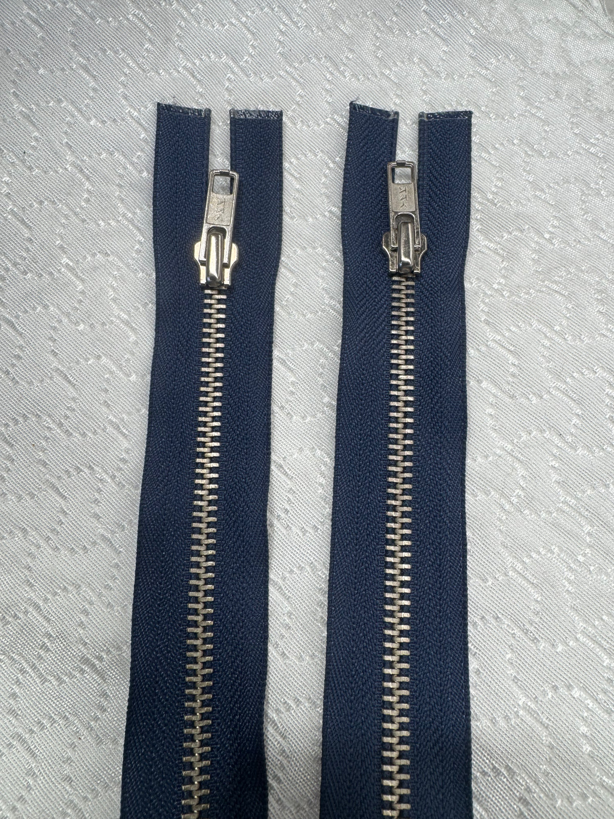Zip Metal Dark Blue 48 cm