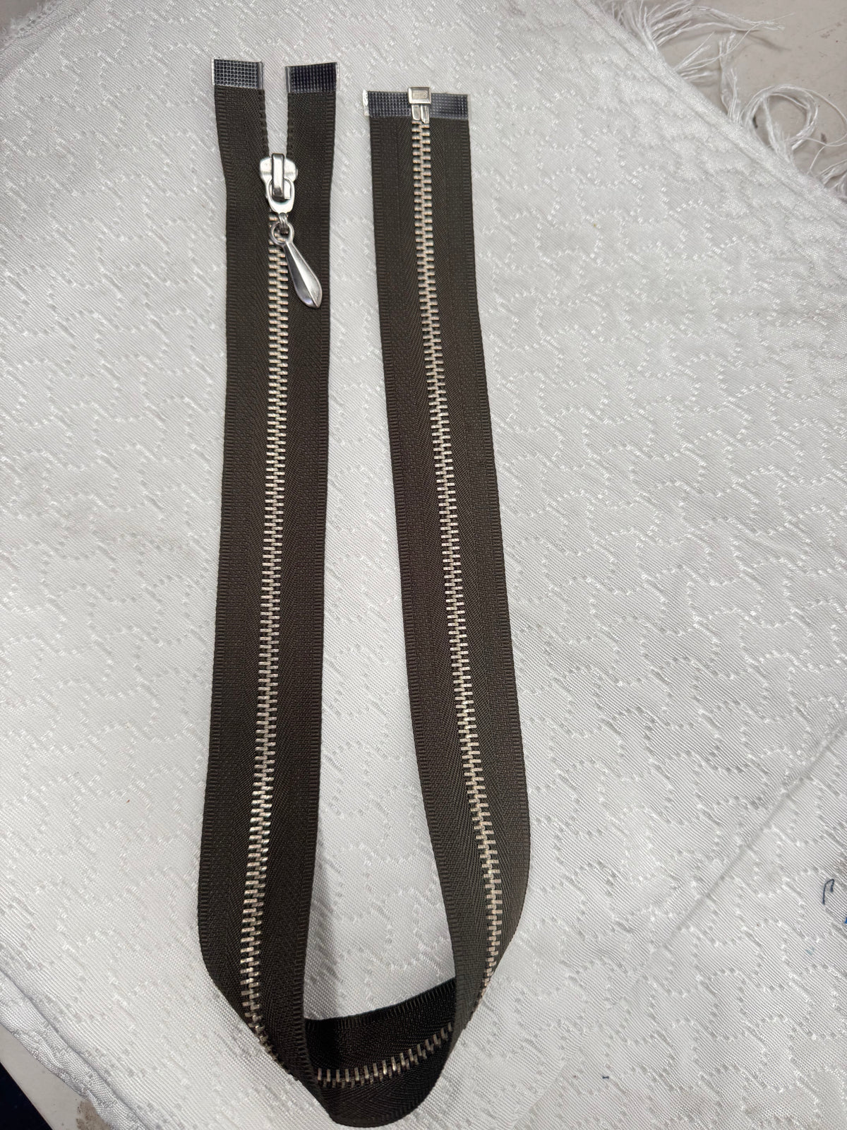 Zip Metal Dark Brown 57 cm