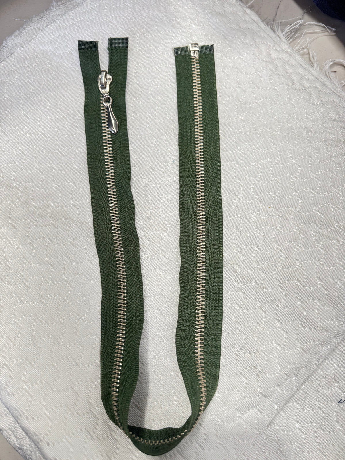 Zip Metal Green 55 cm
