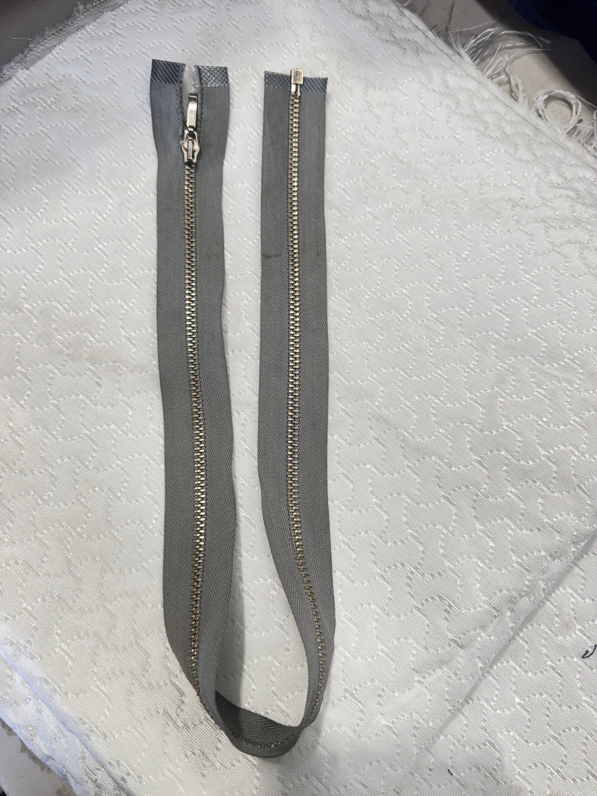 Zip Metal Light Grey 55 cm