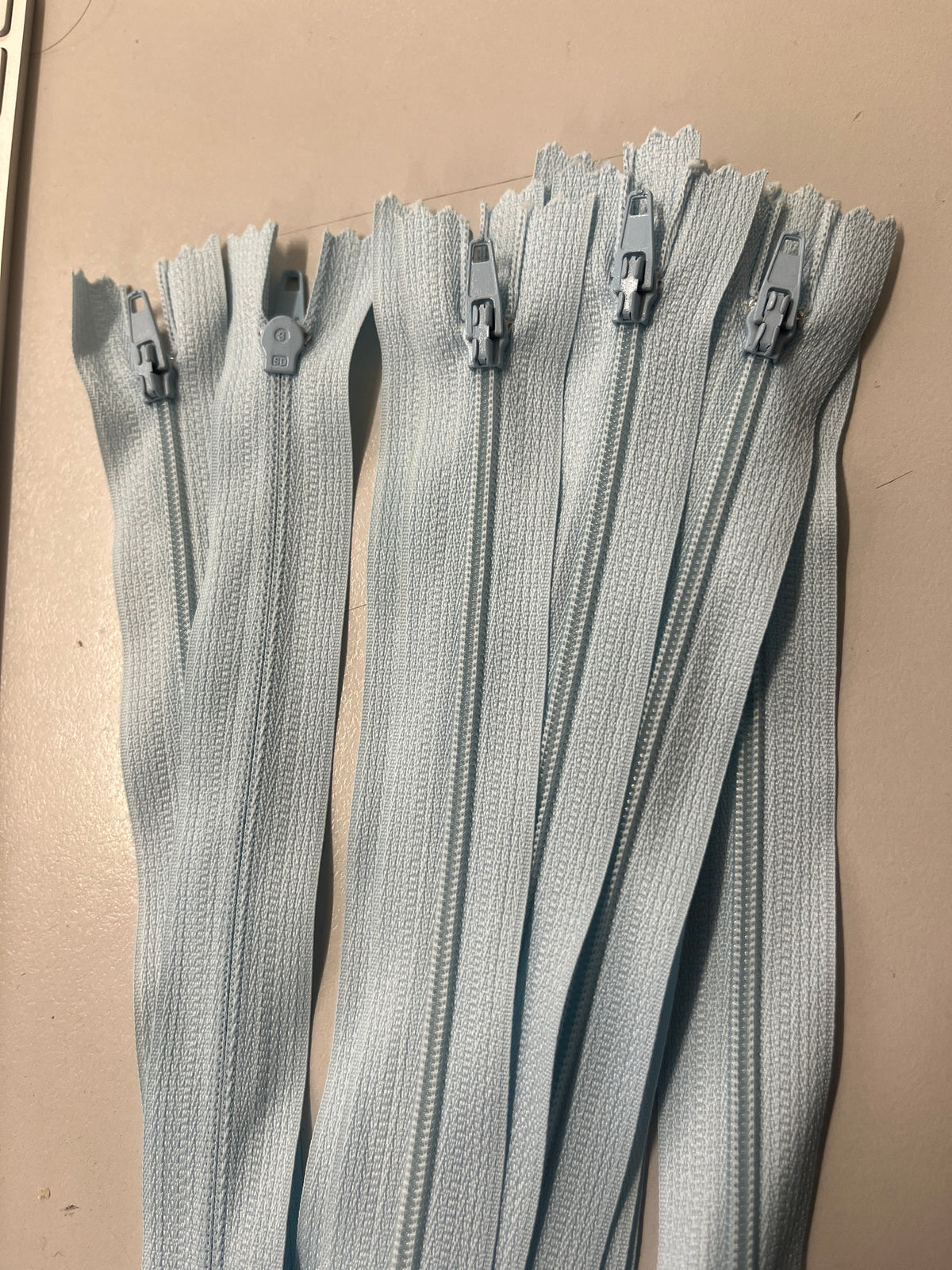Zip Light Blue 50cm