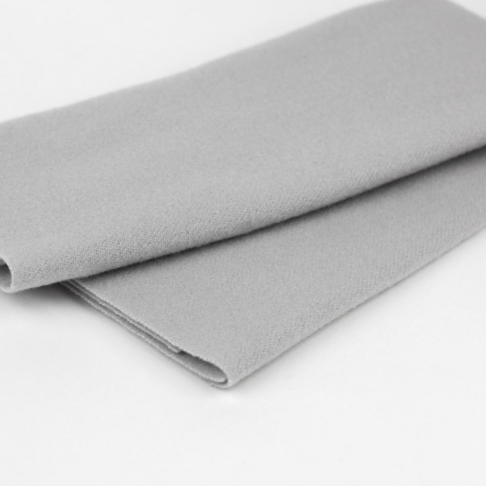 Sue Spargo Merino wool fabric LN01 Pearl Grey