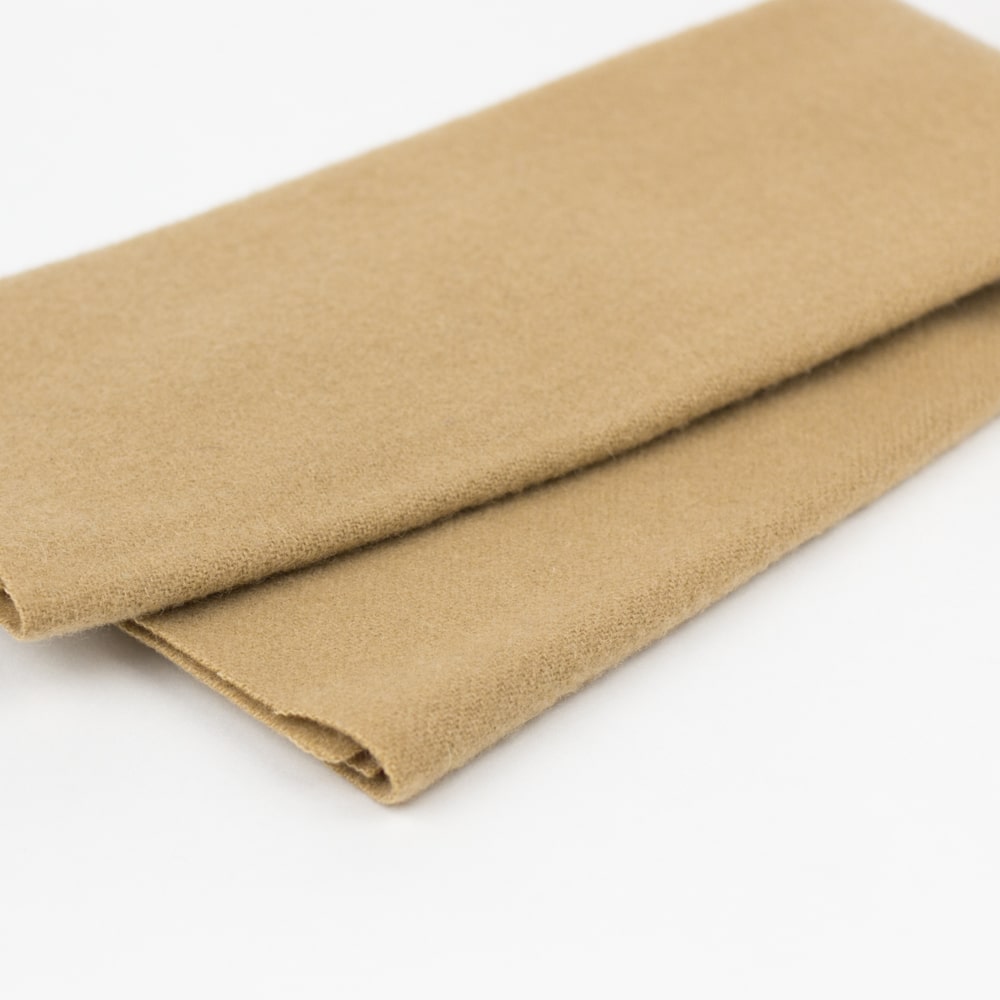 Sue Spargo Merino wool fabric LN02 Latte