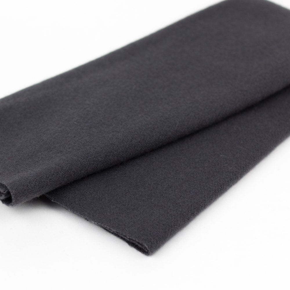 Sue Spargo Merino wool fabric LN06 Charcoal