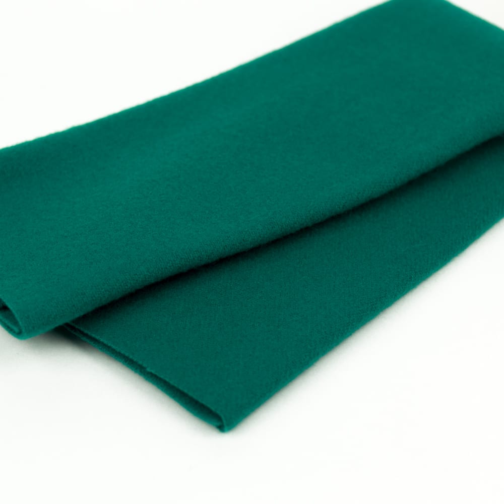 Sue Spargo Merino wool fabric LN09 Amazon Green
