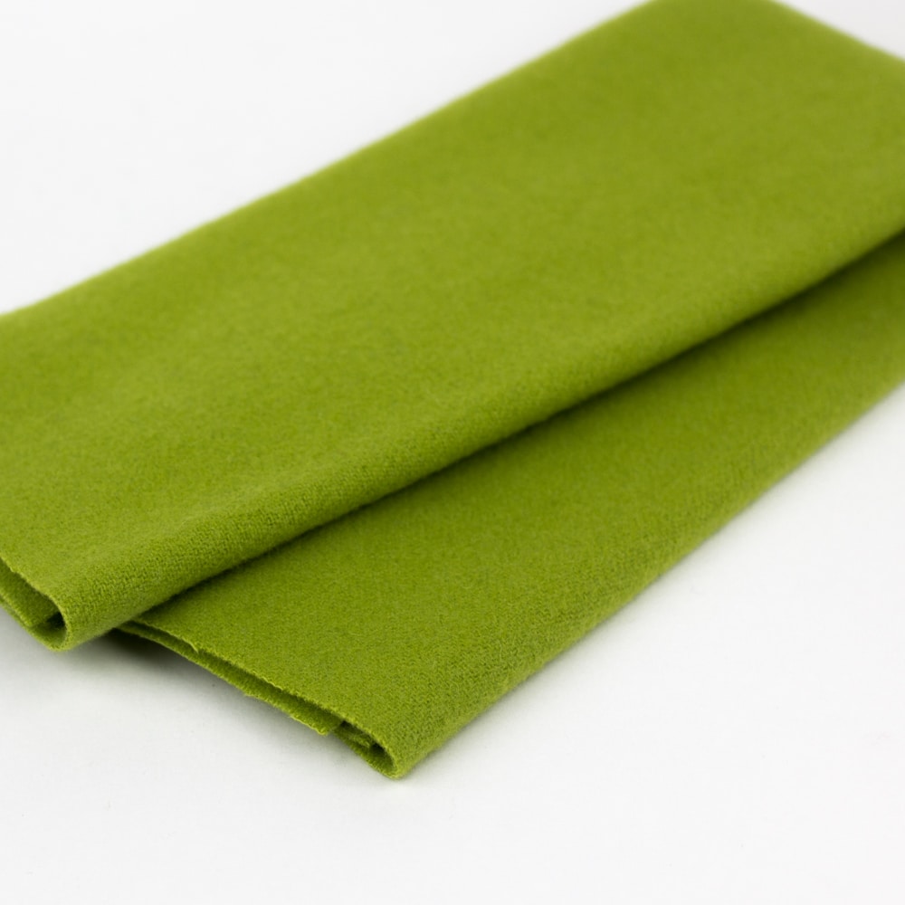 Sue Spargo Merino wool fabric LN12 Avocado