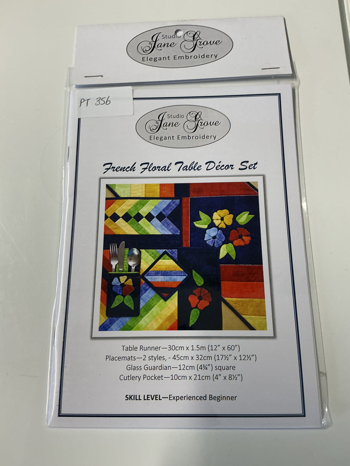 French Floral Table Décor Set Pattern