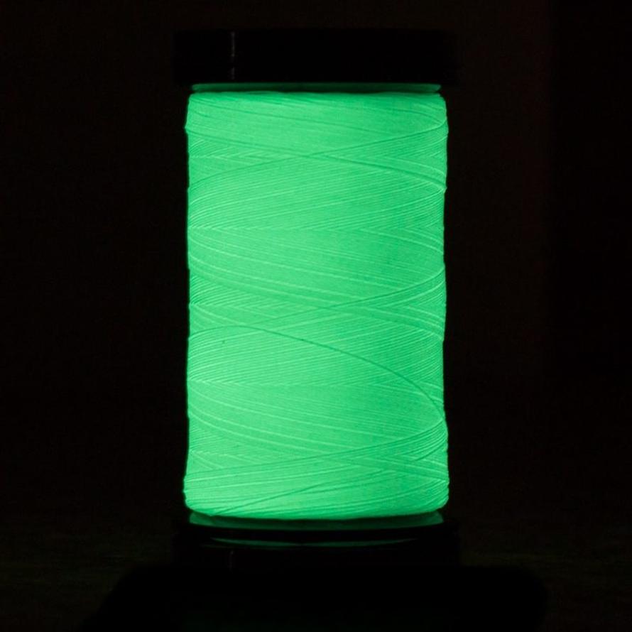 Thread - Ahrora Polyster - 40Wt - AR02 - Cream - 183m/200yd