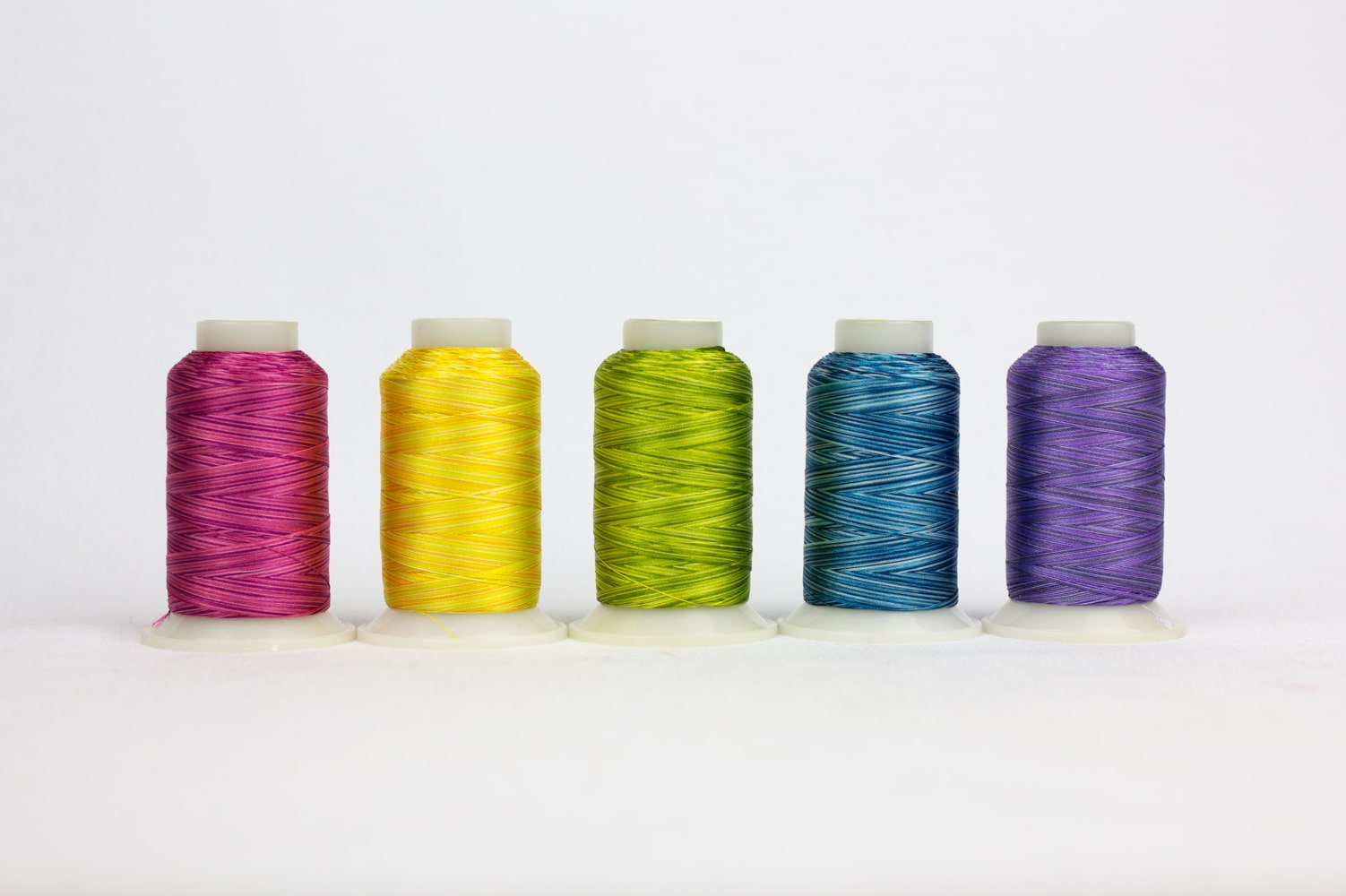 WonderFil FabuLux Packs – 40Wt Trilobal Polyester – 5 Spools